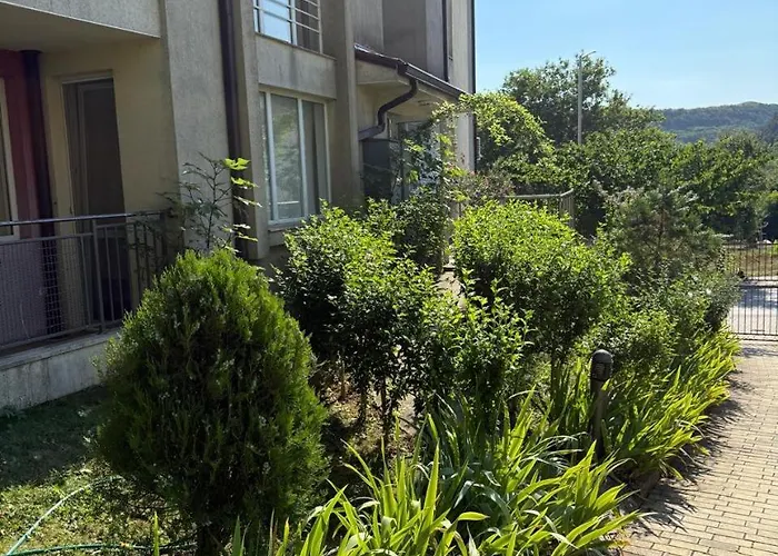 Apartment, Appartement *