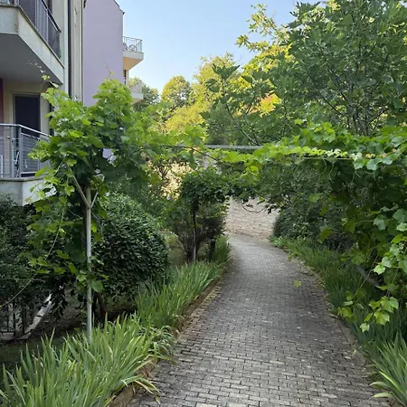 Apartment Skay Apartman *