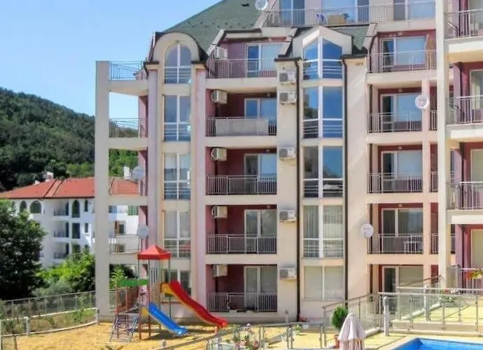 Apartment, Kavarna